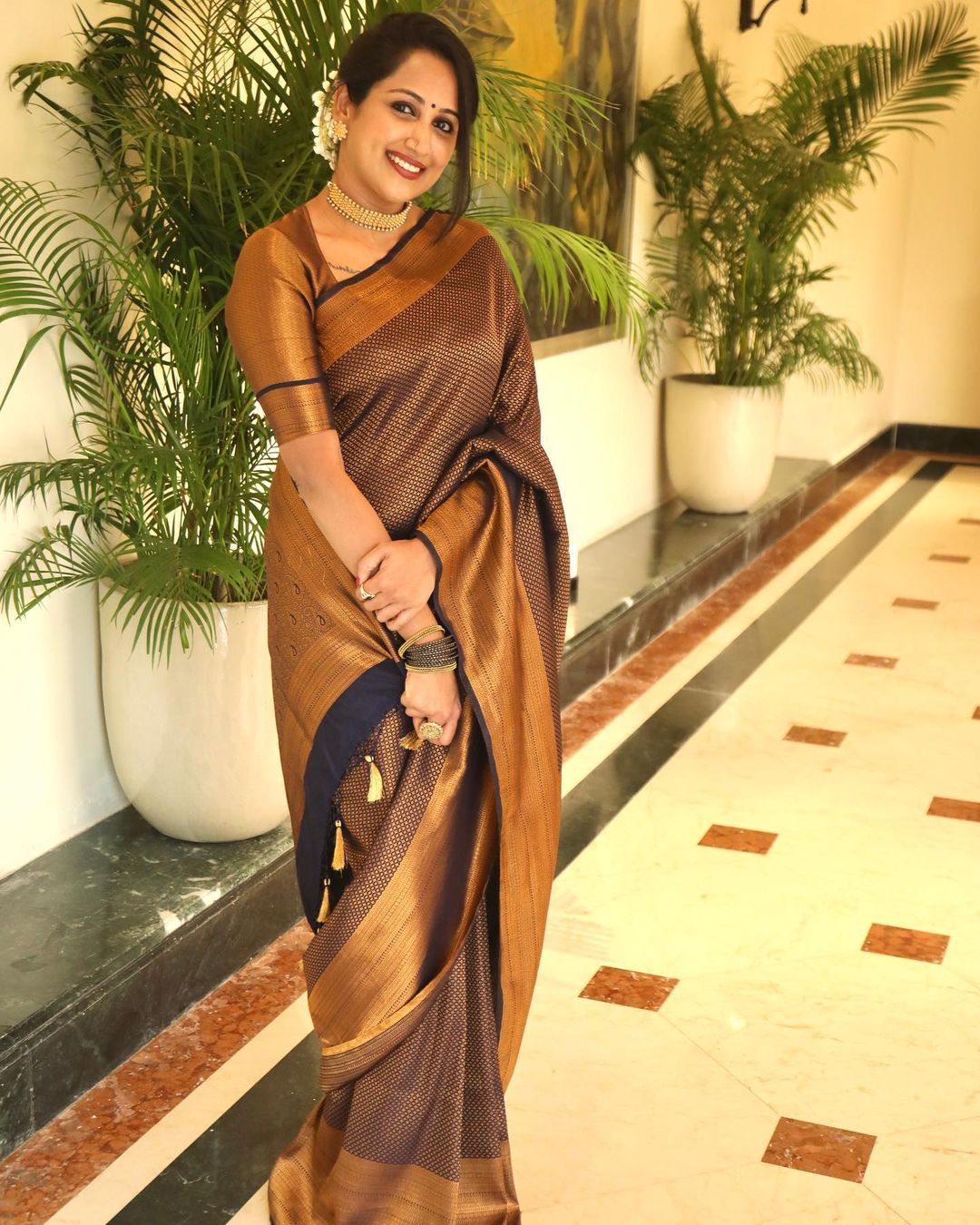 Piquant Black Soft Silk Saree With Improbable Blouse Piece