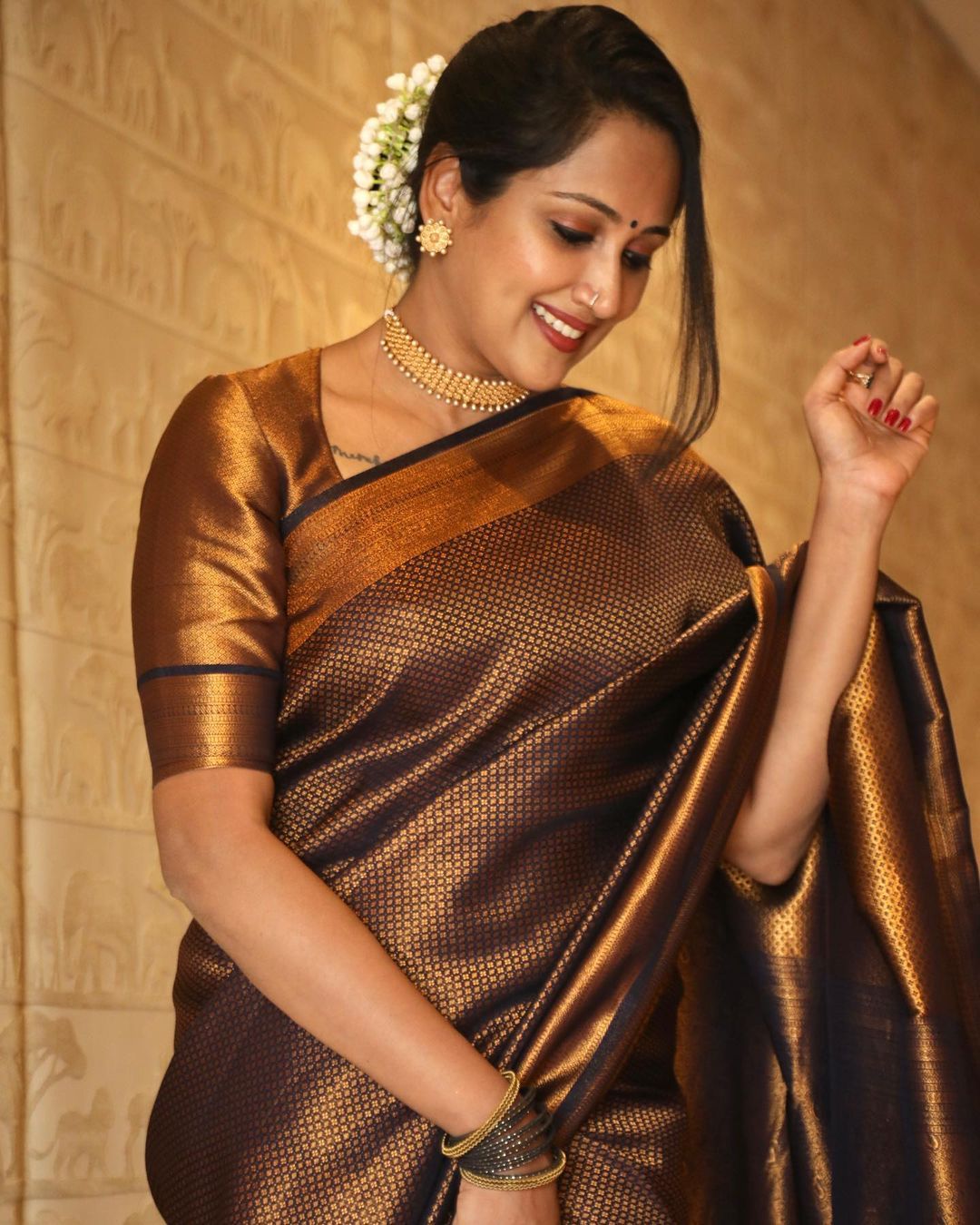 Piquant Black Soft Silk Saree With Improbable Blouse Piece