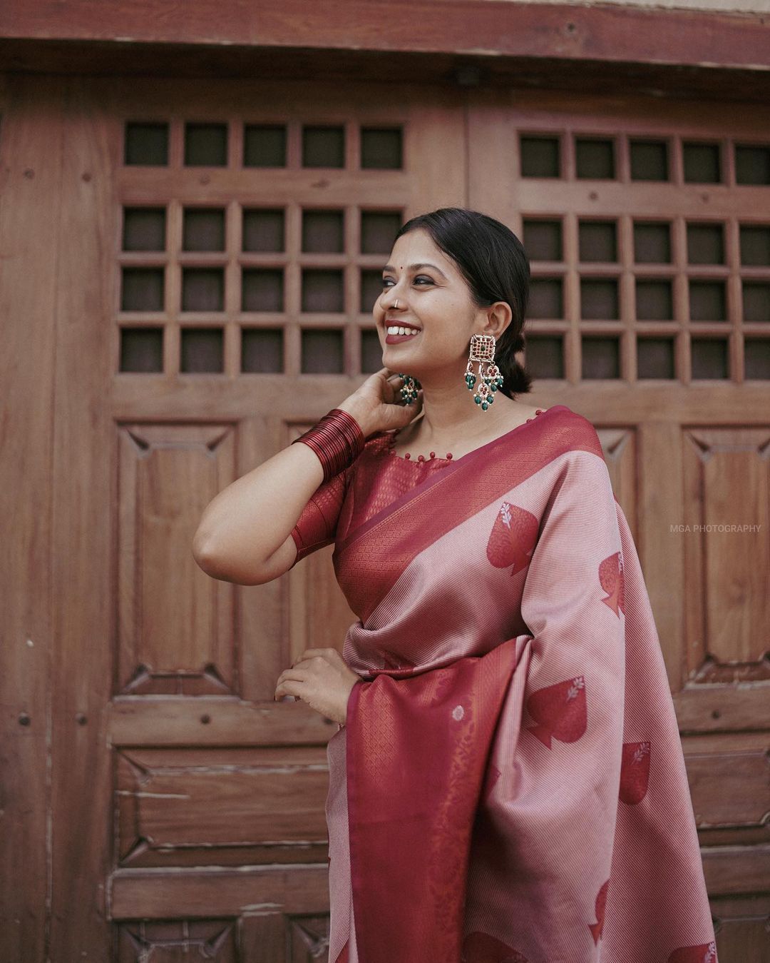 Enigmatic Pink Soft Silk Saree With Exceptional Blouse Piece