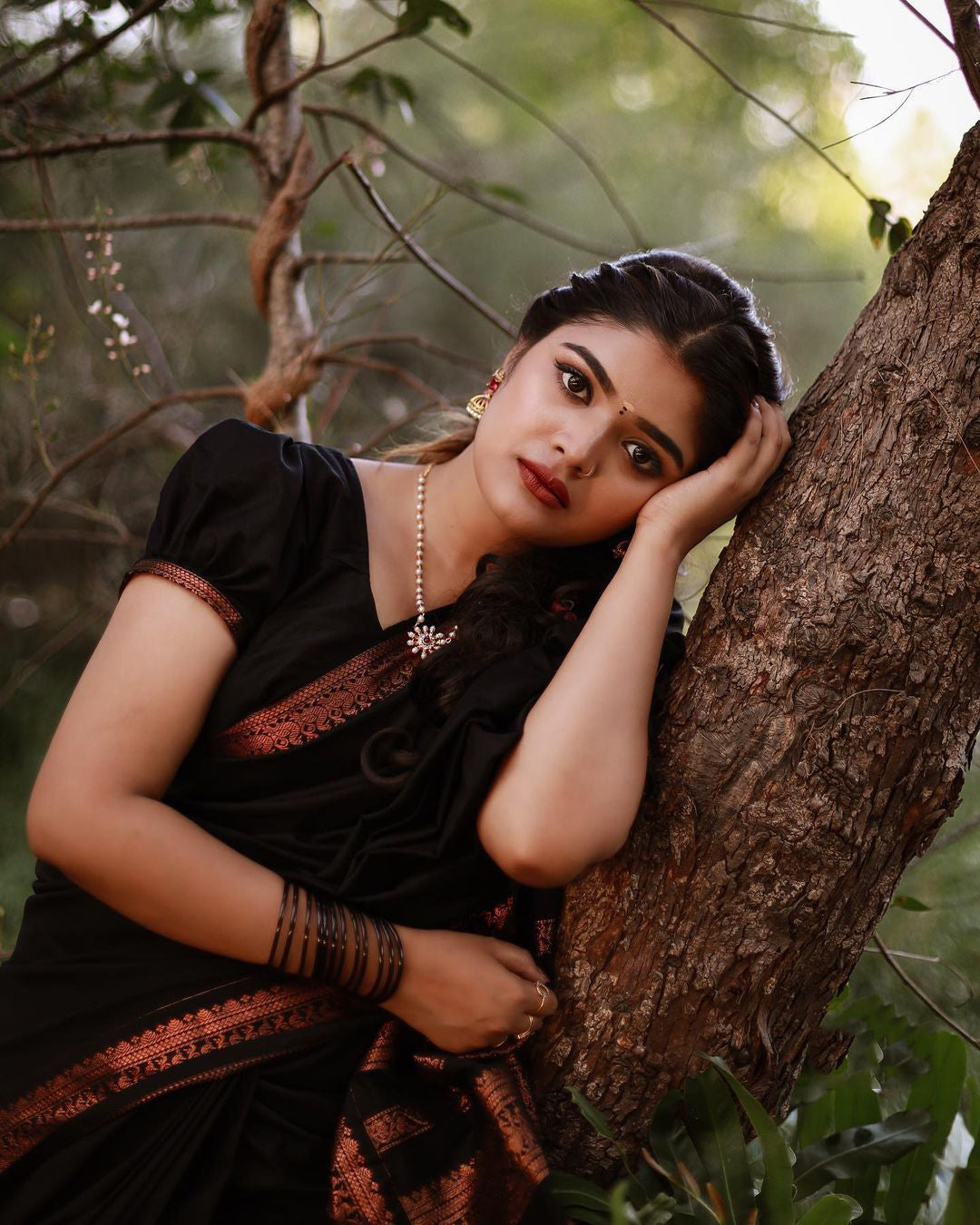 Exquisite Black Soft Banarasi Silk Saree With Marvellous Blouse Piece