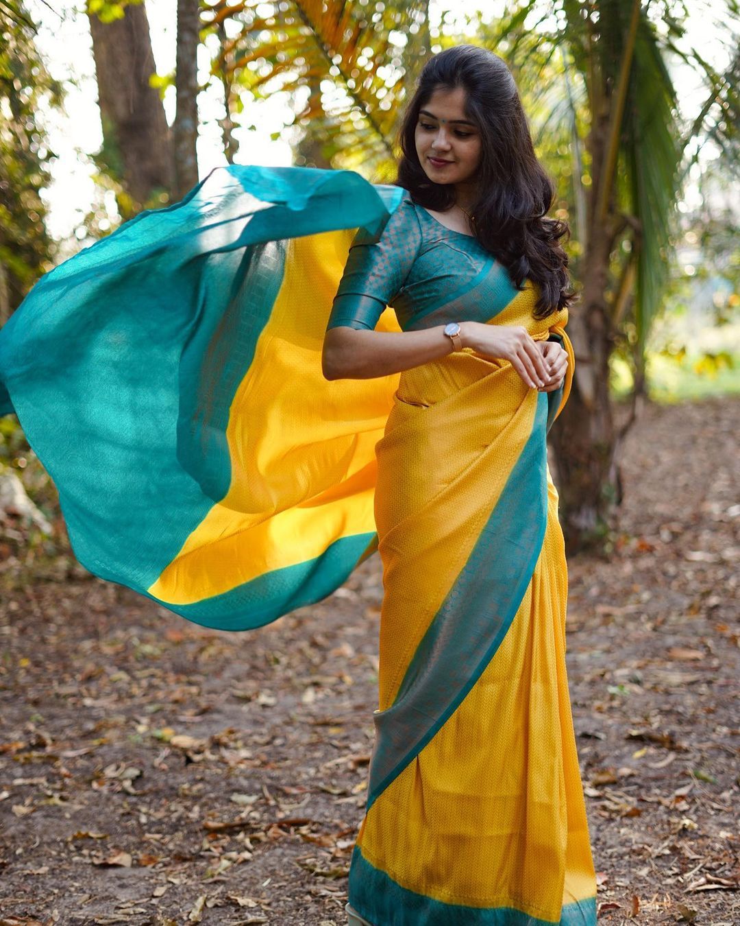 Fantabulous Yellow Soft Silk Saree With Blooming Blouse Piece