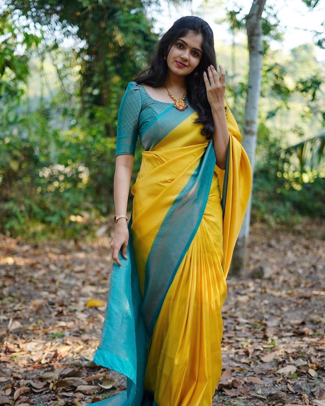 Fantabulous Yellow Soft Silk Saree With Blooming Blouse Piece