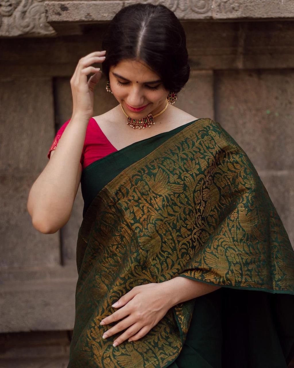 Opulent Green Soft Silk Saree With Lissome Blouse Piece