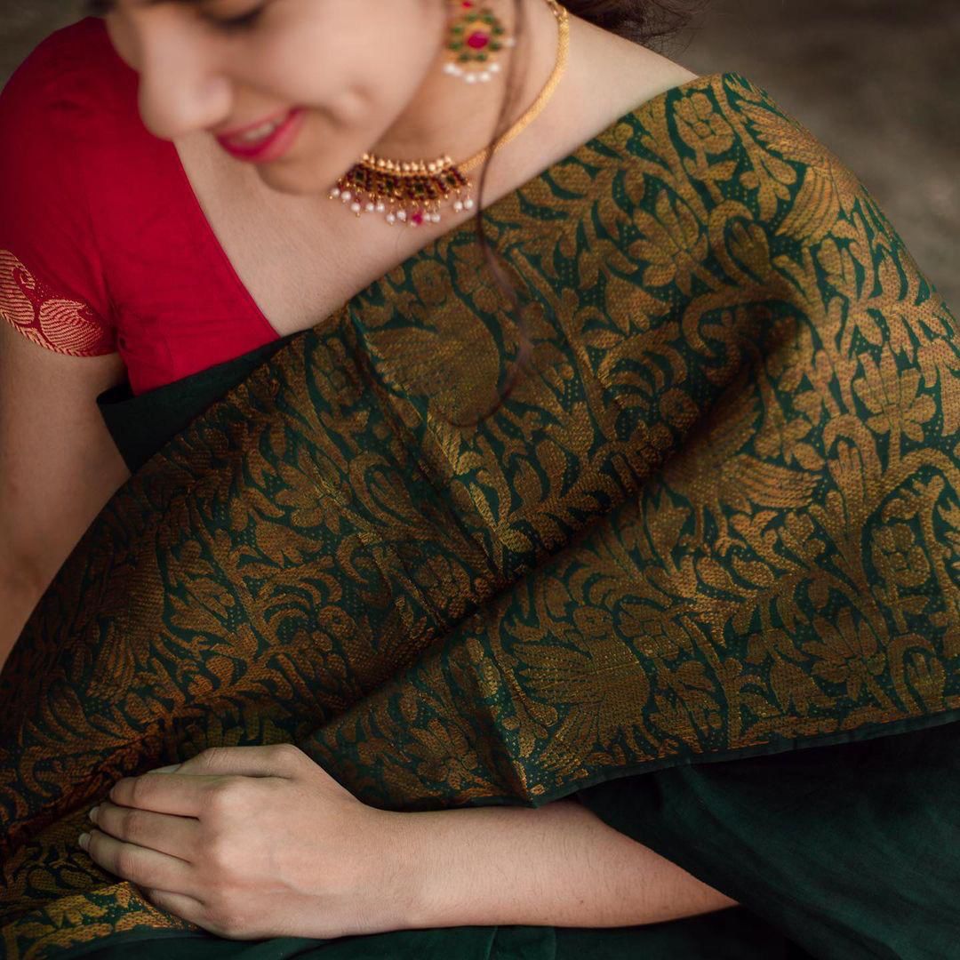 Opulent Green Soft Silk Saree With Lissome Blouse Piece