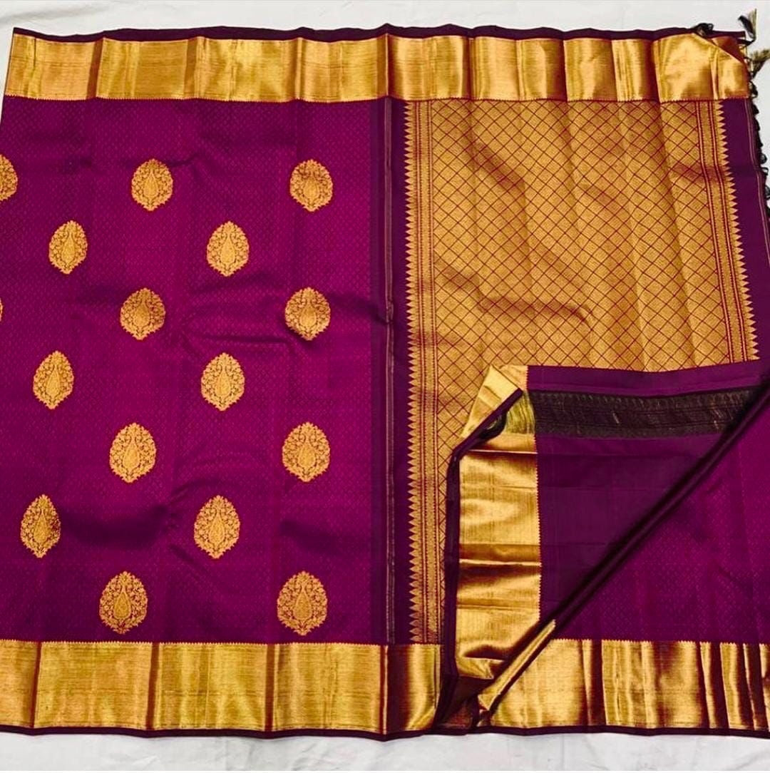 Engrossing Magenta Soft Banarasi Silk Saree With Proficient Blouse Piece