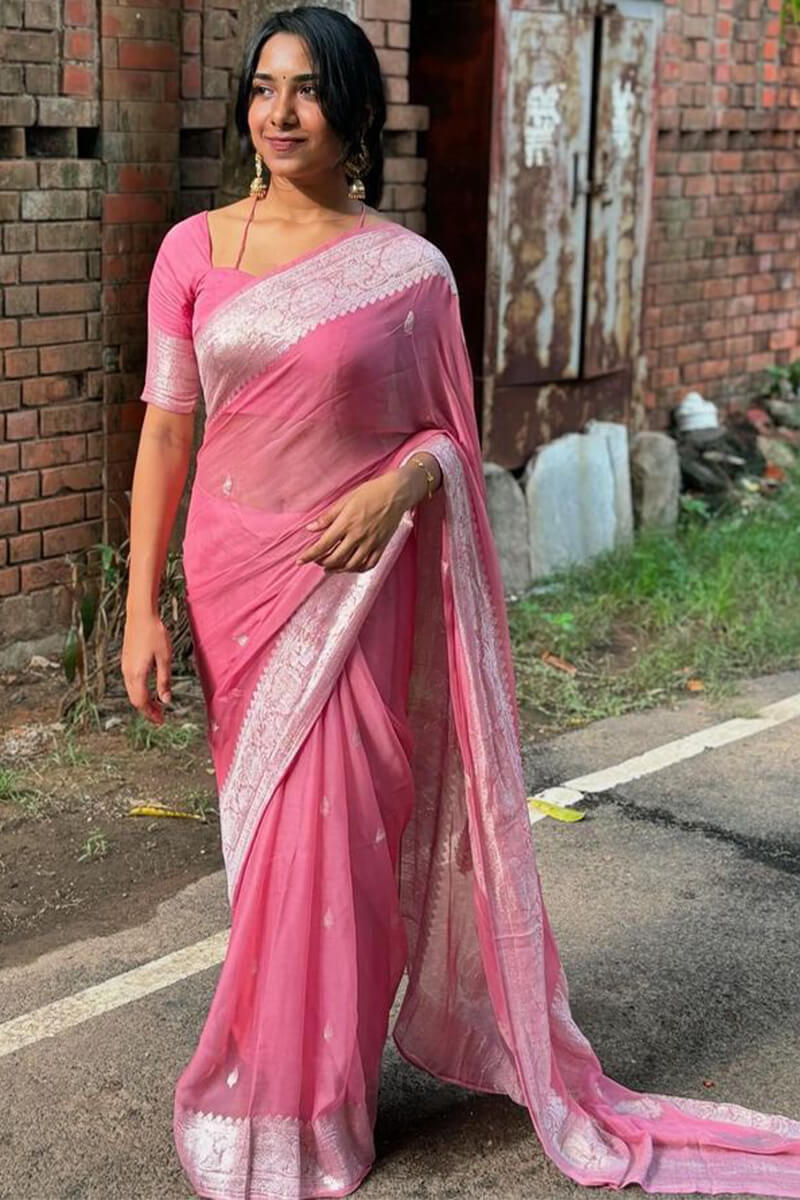 Classy Pink Cotton Silk Saree With Flattering Blouse Piece