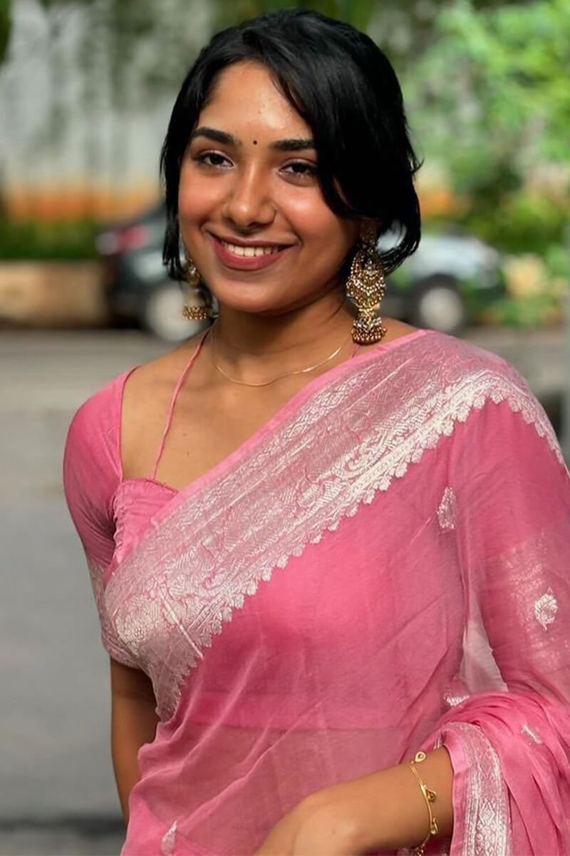 Classy Pink Cotton Silk Saree With Flattering Blouse Piece