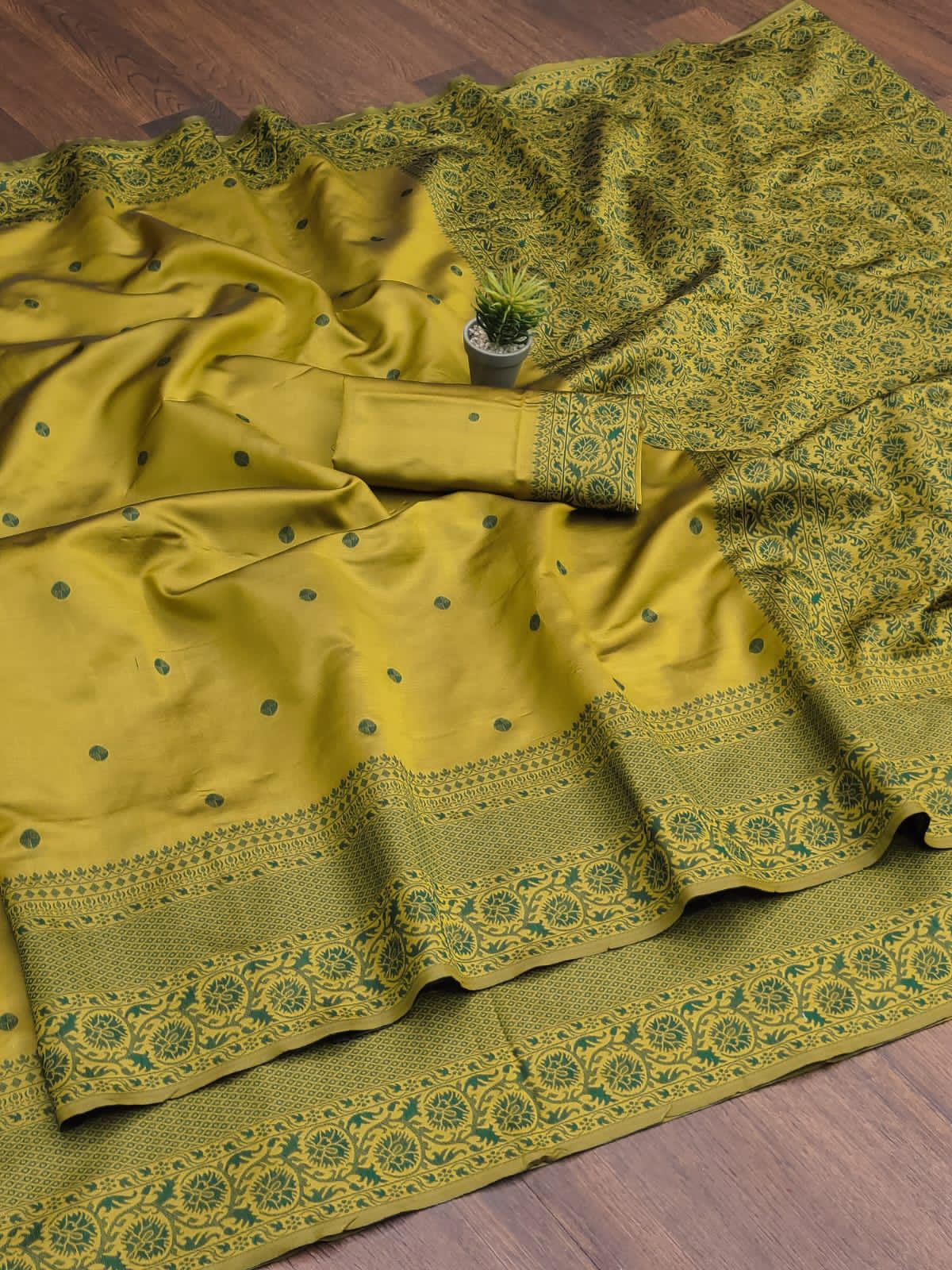 Mesmeric Mehndi Soft Silk Saree With Nemesis Blouse Piece