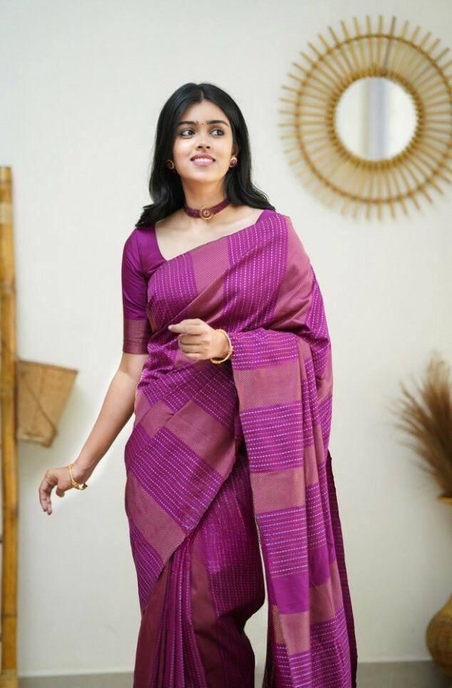 Alluring Magenta Soft Silk Saree With Evanescent Blouse Piece