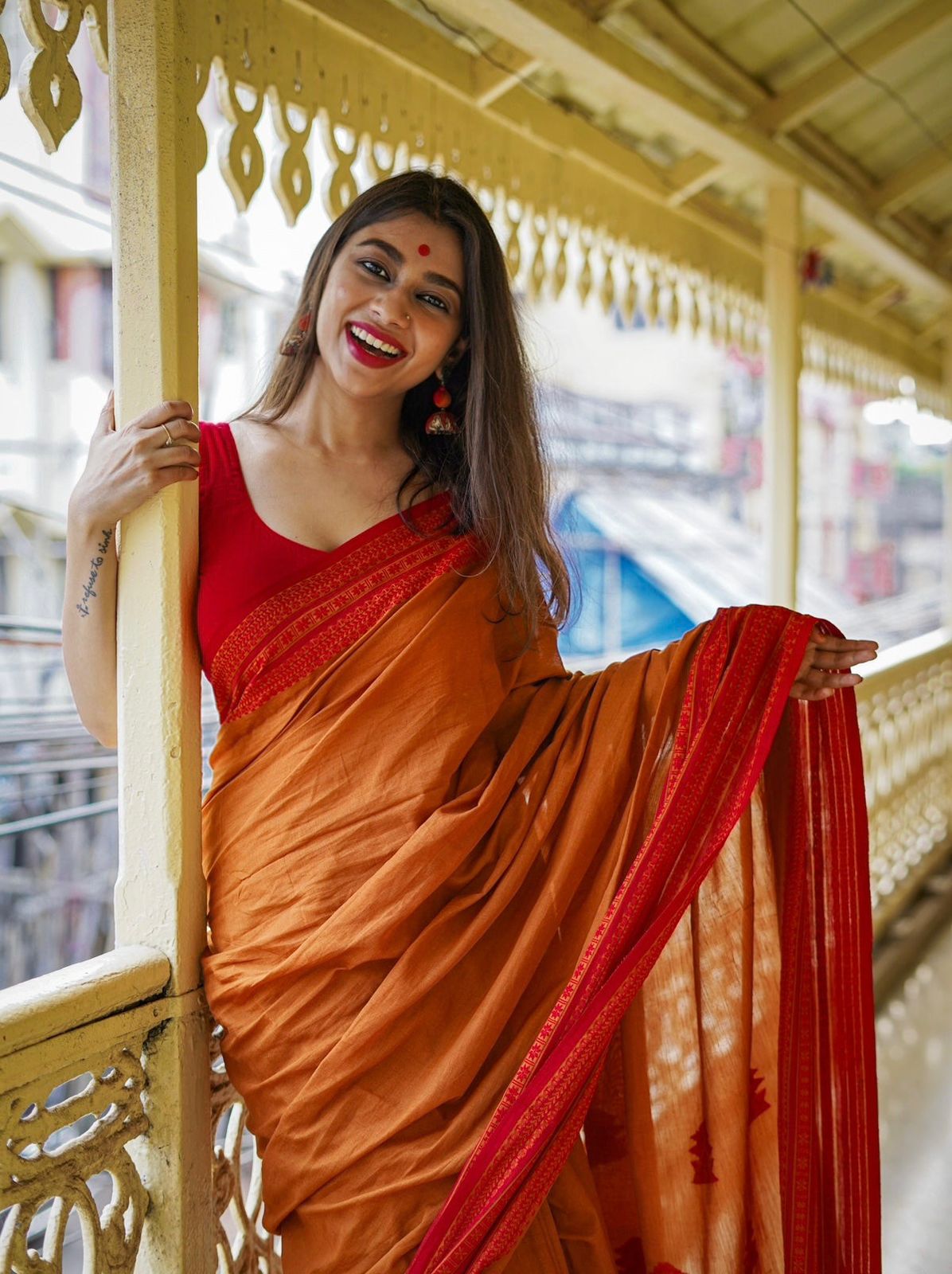 Stylish Yellow Cotton Silk Saree With Beleaguer Blouse Piece