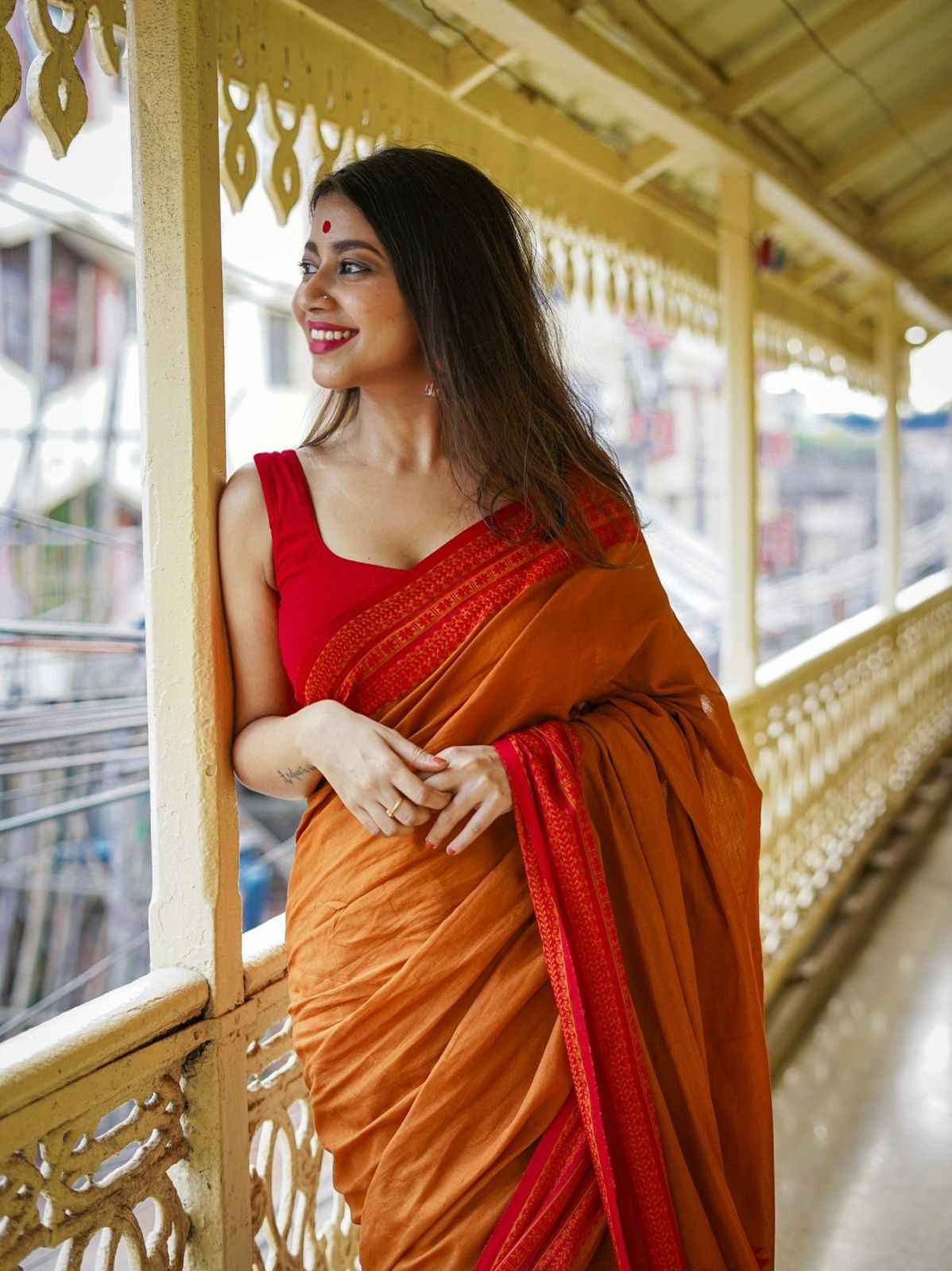 Stylish Yellow Cotton Silk Saree With Beleaguer Blouse Piece