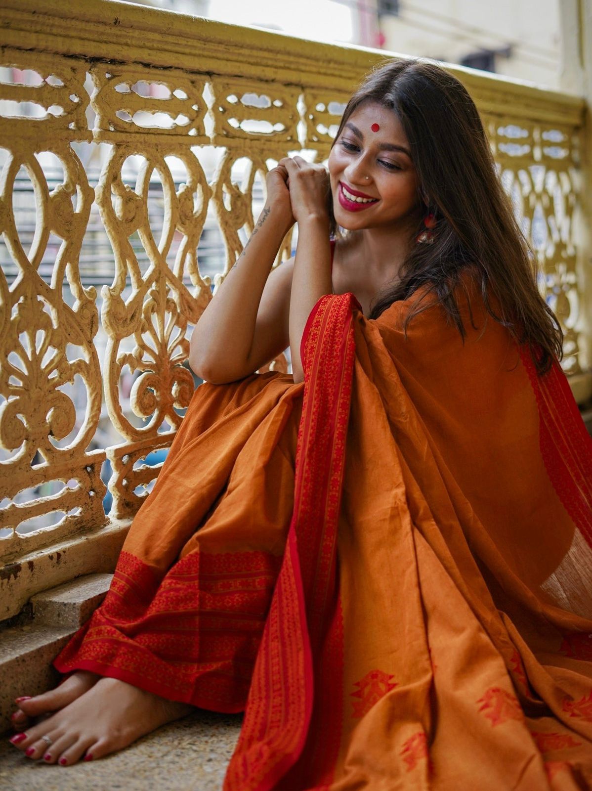 Stylish Yellow Cotton Silk Saree With Beleaguer Blouse Piece