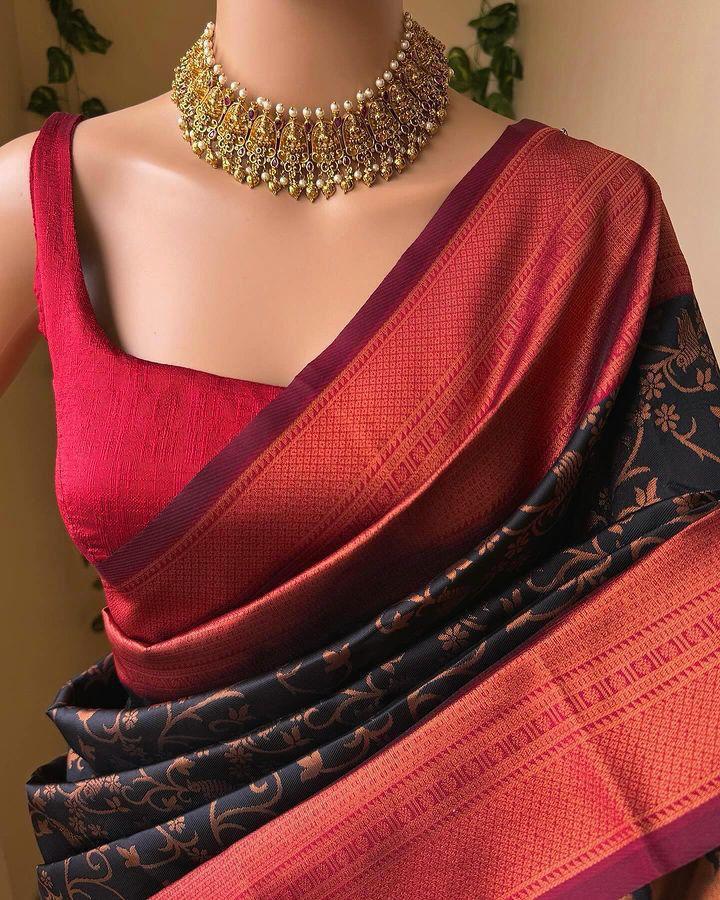 Refreshing Black Soft Silk Saree With Refreshing Blouse Piece