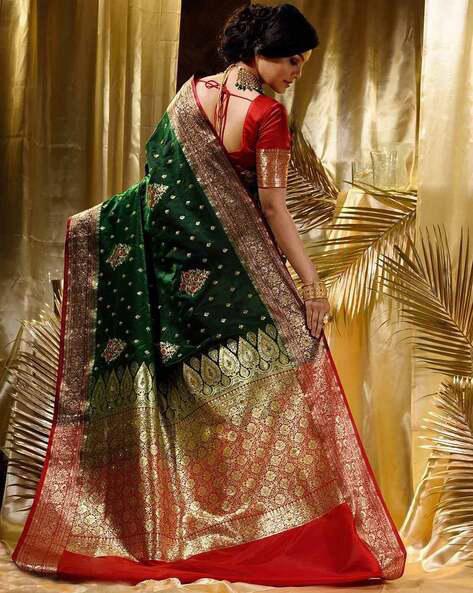 Amiable Dark Green Soft Silk Saree With Woebegone Blouse Piece