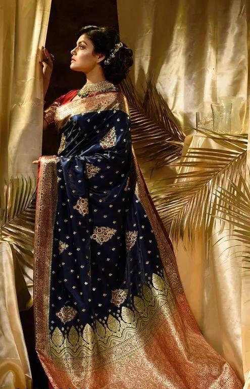 Sempiternal Navy Blue Soft Silk Saree With Lagniappe Blouse Piece