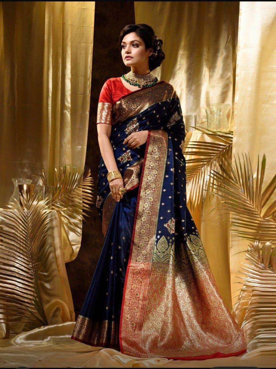 Sempiternal Navy Blue Soft Silk Saree With Lagniappe Blouse Piece