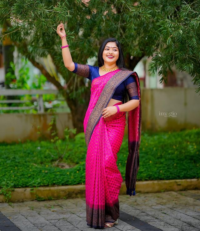 Twirling Dark Pink Soft Silk Saree With Sempiternal Blouse Piece