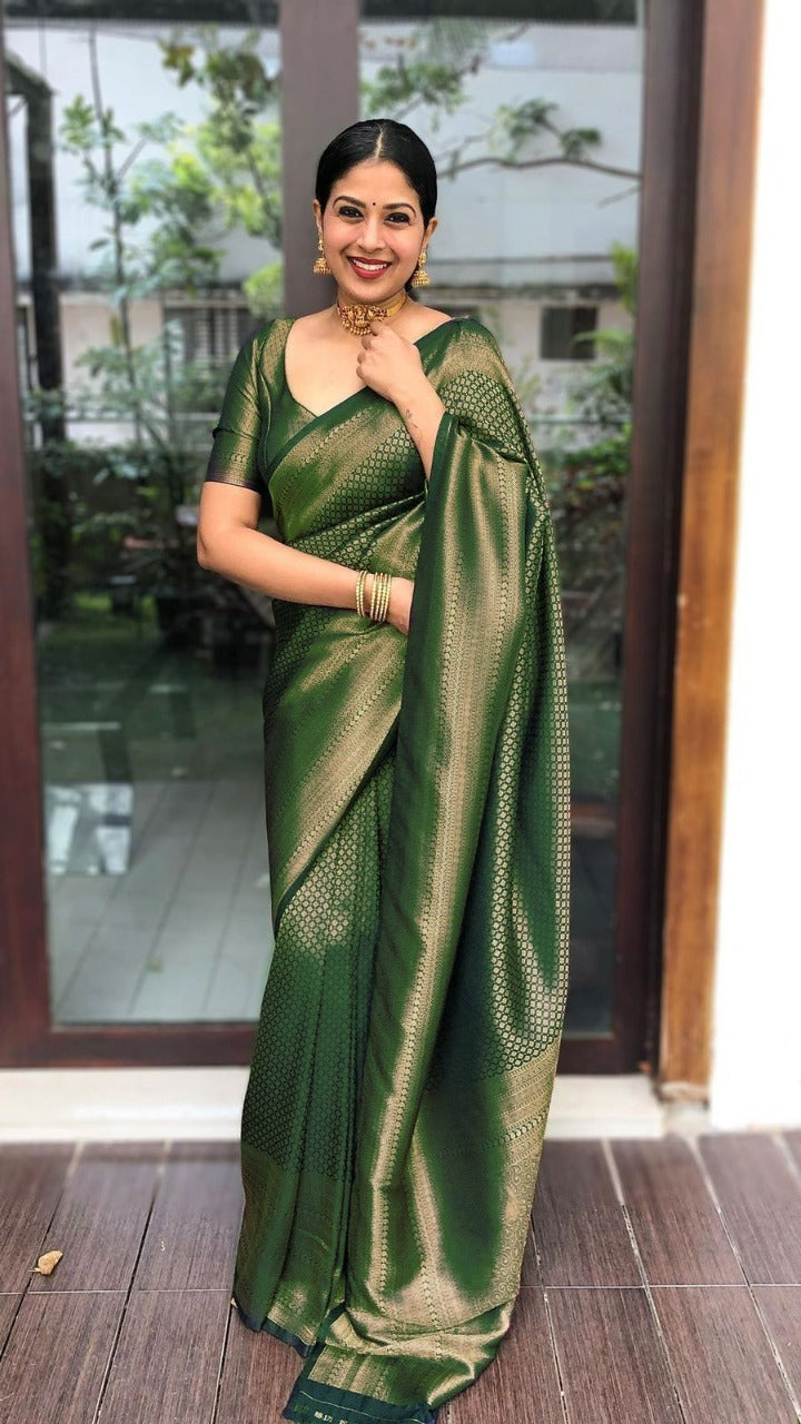 Posh Green Soft Silk Saree With Enticing Blouse Piece