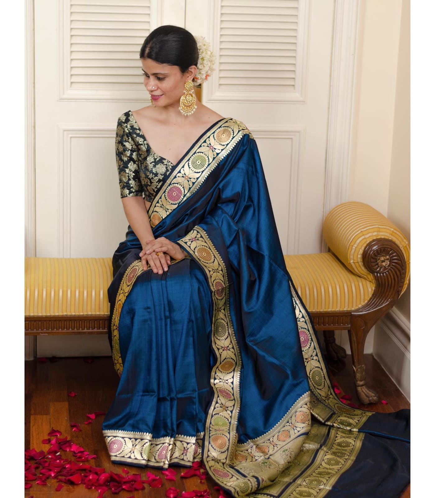 Beautiful Navy Blue Soft Silk Saree With Nectarous Blouse Piece