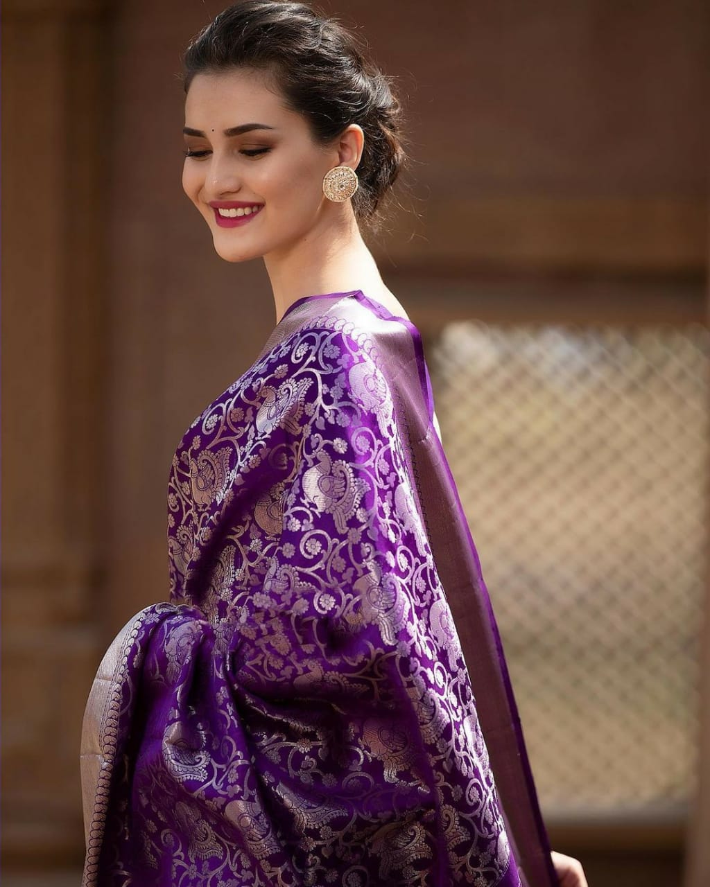 Classic Purple Soft Banarasi Silk Saree With Tantalizing Blouse Piece