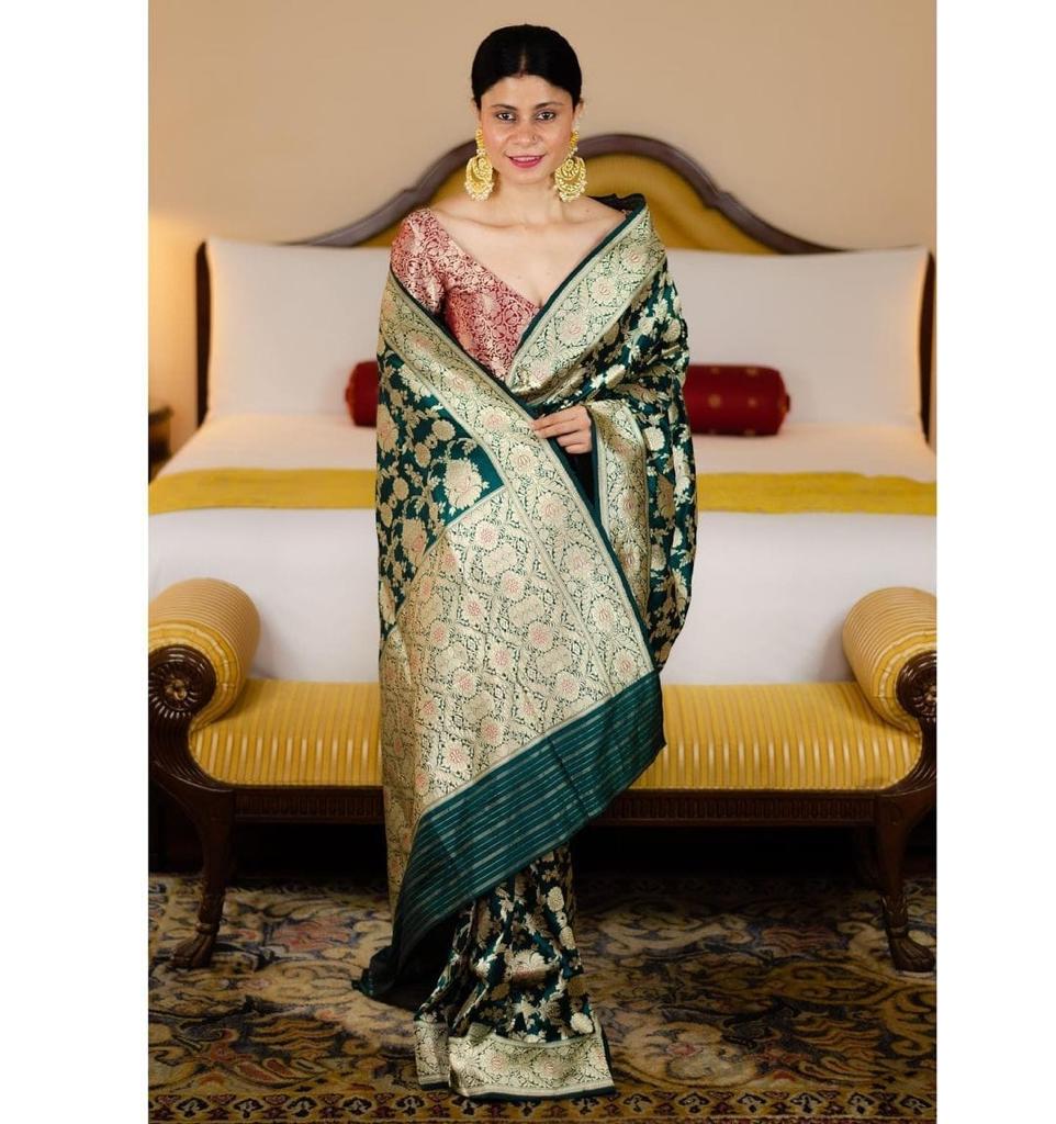 Ebullience Green Soft Banarasi Silk Saree With Glowing Blouse Piece