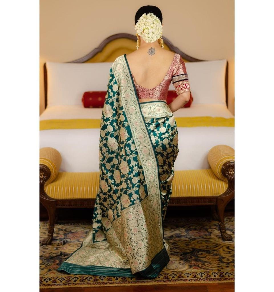 Ebullience Green Soft Banarasi Silk Saree With Glowing Blouse Piece