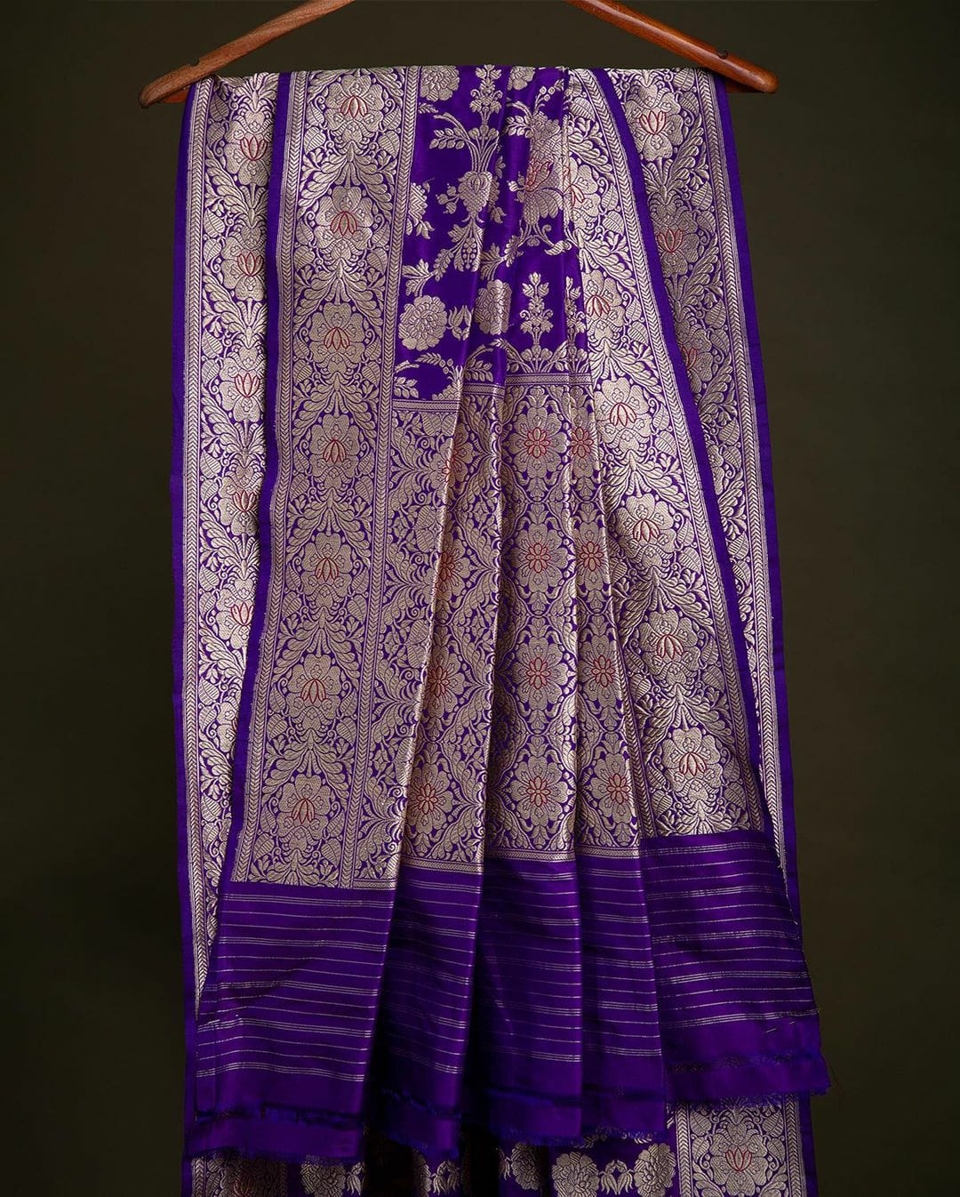 Confounding Purple Soft Banarasi Silk Saree With Demanding Blouse Piece