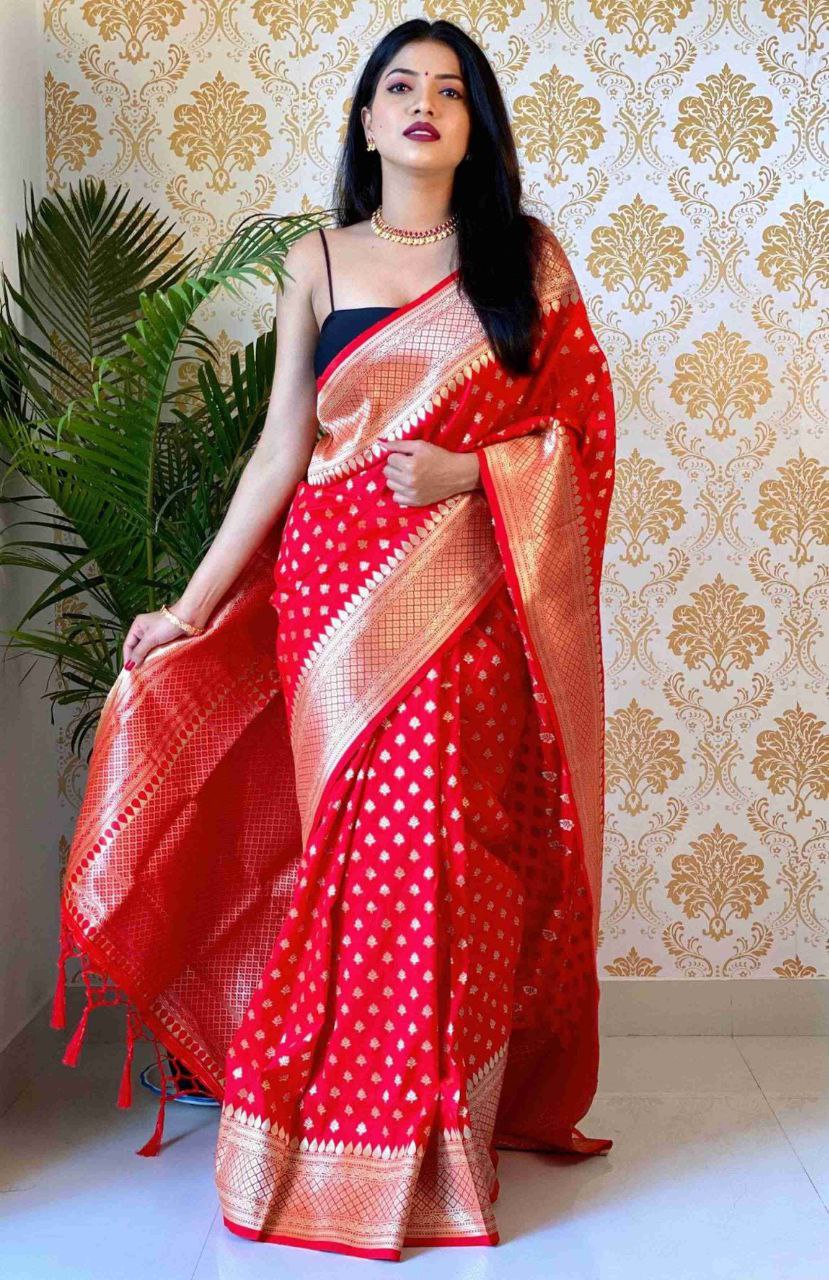 Exceptional Red Soft Banarasi Silk Saree With An Blouse Piece