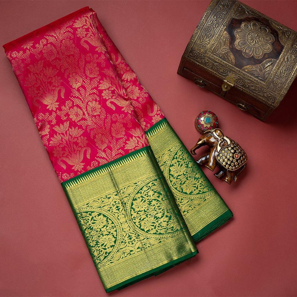 Preferable Dark Pink Soft Banarasi Silk Saree With Gratifying Blouse Piece