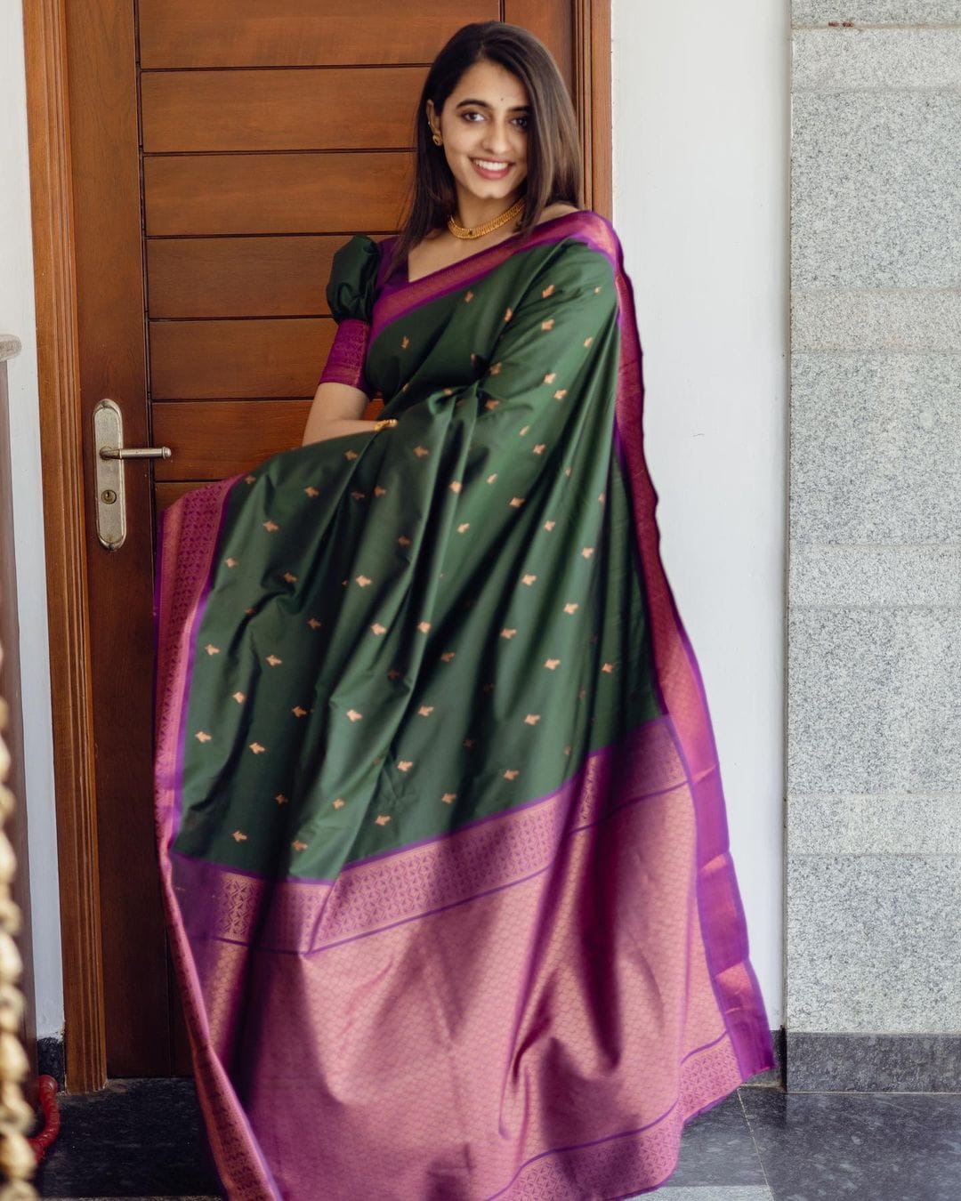 Delightful Green Soft Silk Saree With Beauteous Blouse Piece