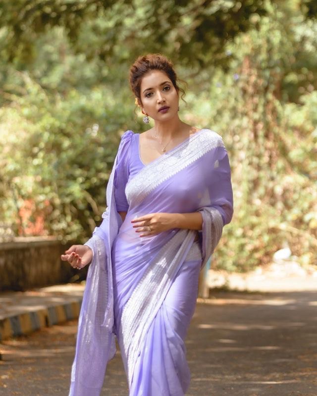 Lissome Lavender Linen Silk Saree With Cynosure Blouse Piece