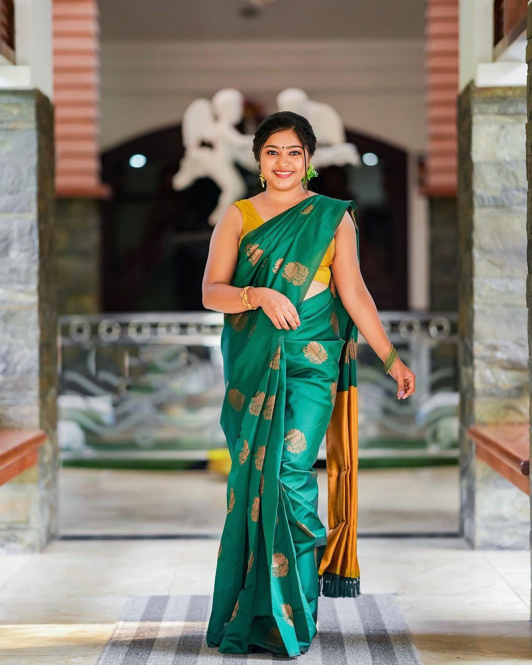 Conflate Rama Soft Silk Saree With Enthralling Blouse Piece