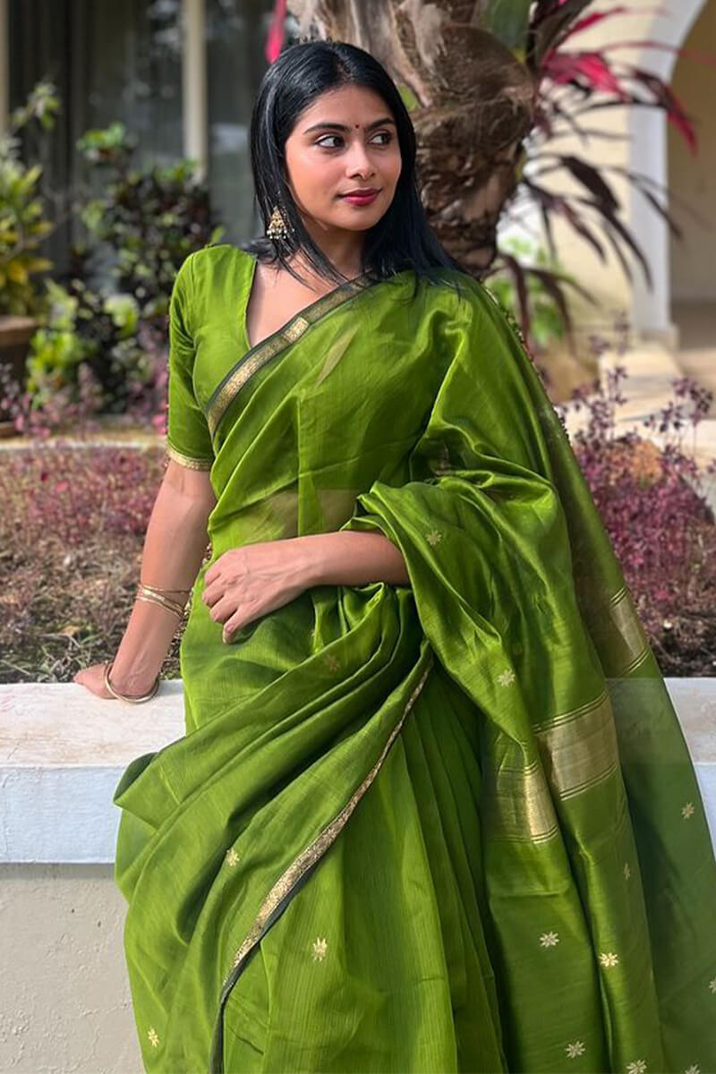 Scrumptious Green Cotton Silk Saree With Proficient Blouse Piece