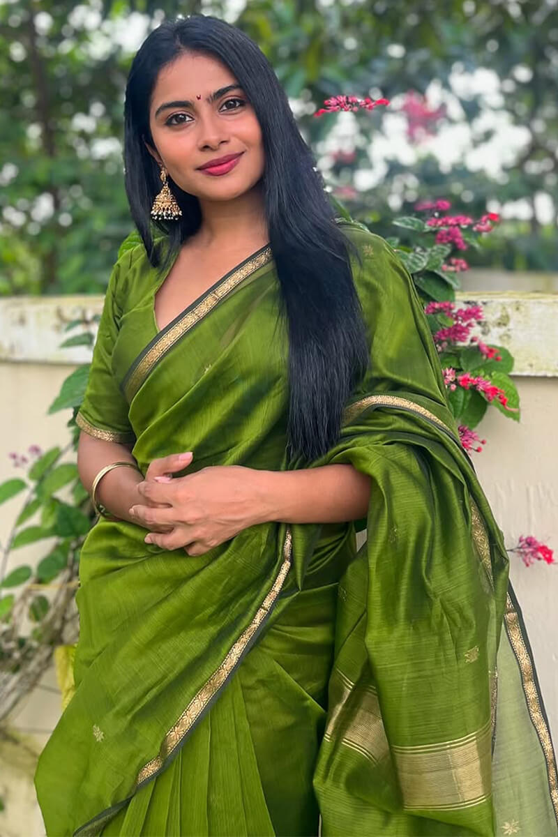 Scrumptious Green Cotton Silk Saree With Proficient Blouse Piece