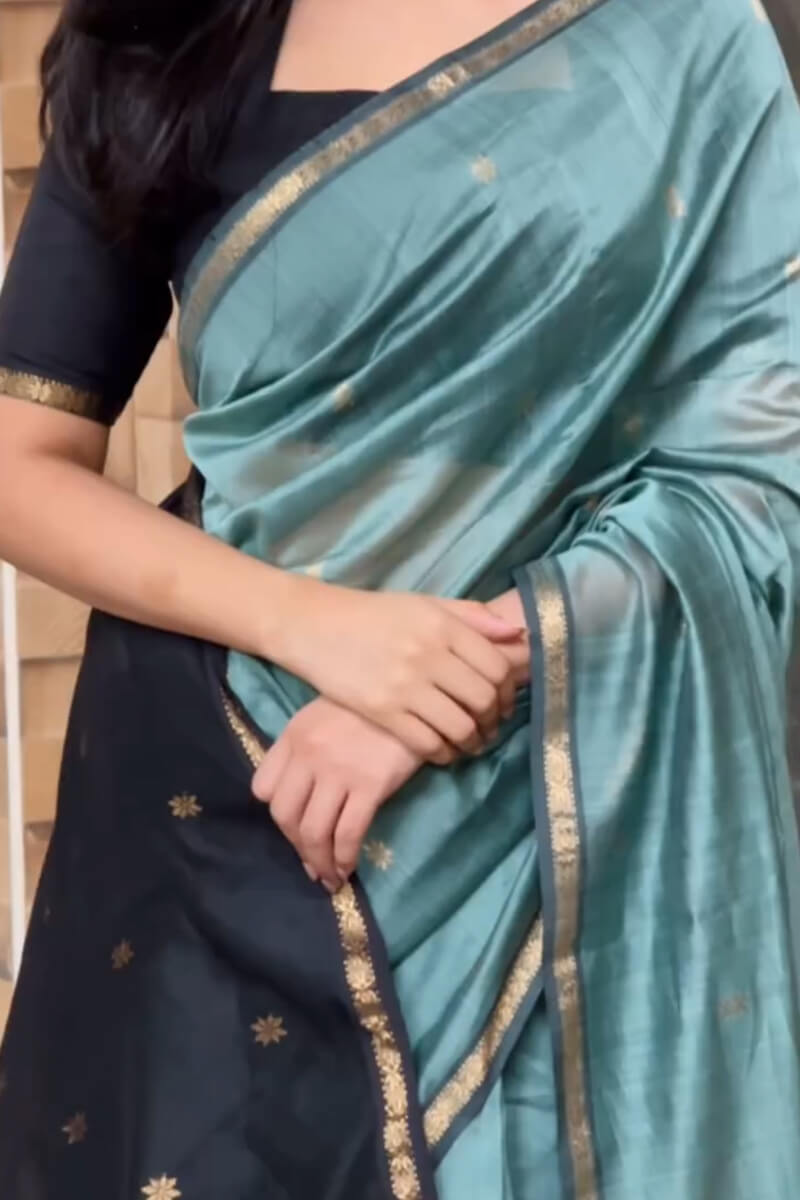 Effervescent Sea Green Cotton Silk Saree With Conflate Blouse Piece