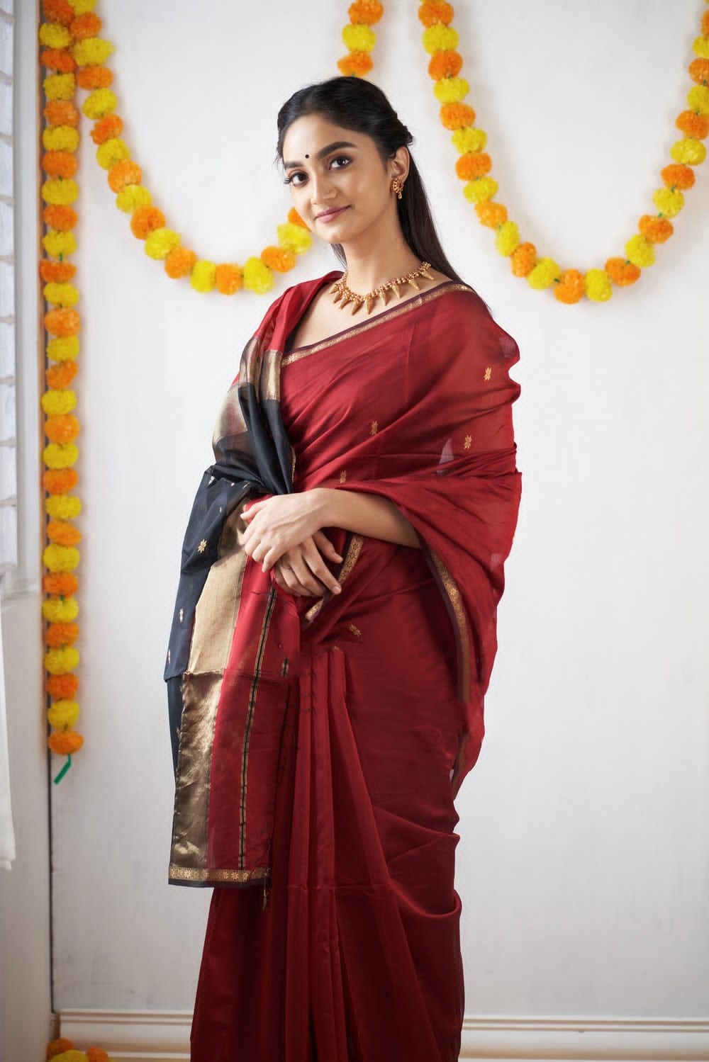 Alluring Red Cotton Silk Saree With Incomparable Blouse Piece