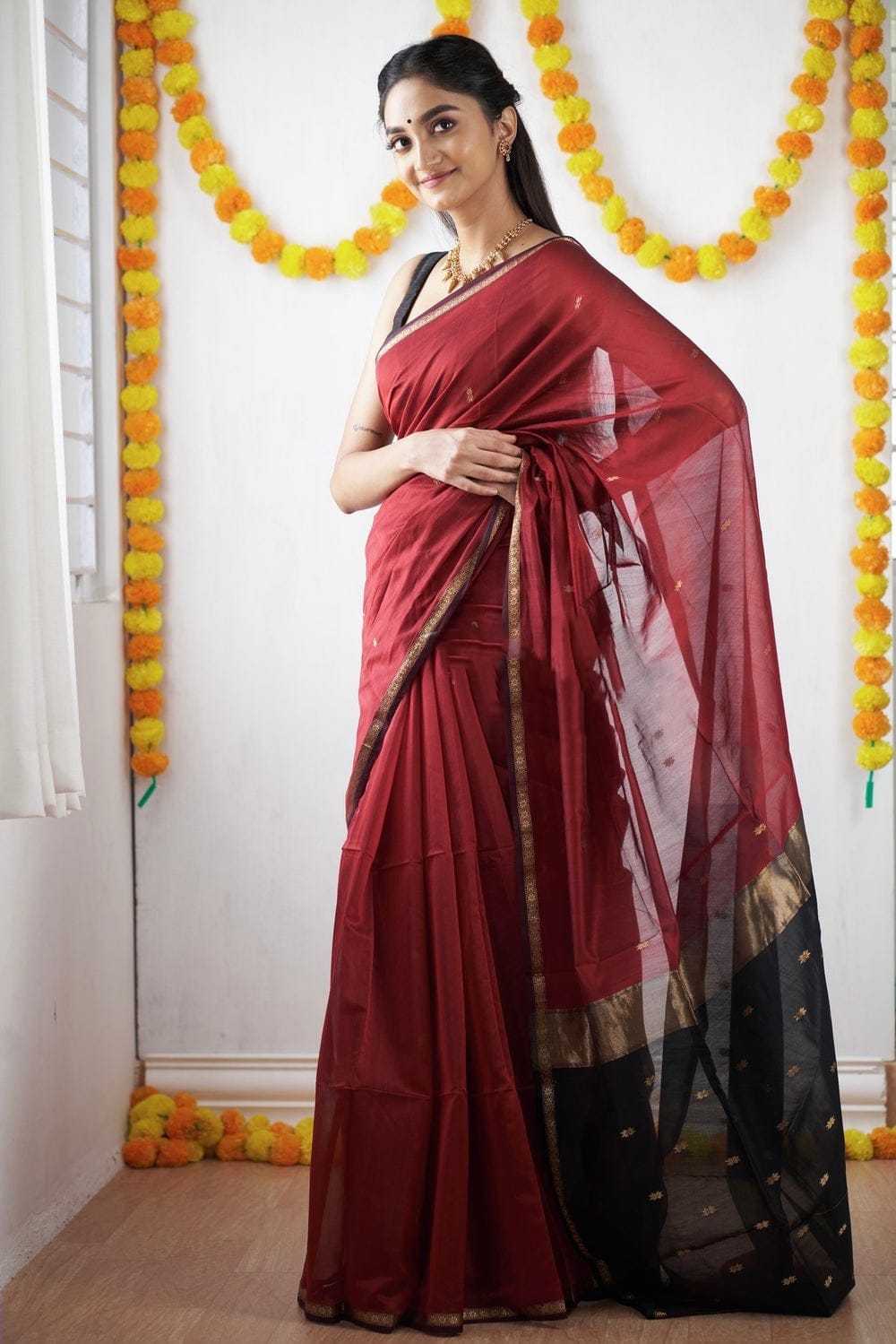 Alluring Red Cotton Silk Saree With Incomparable Blouse Piece