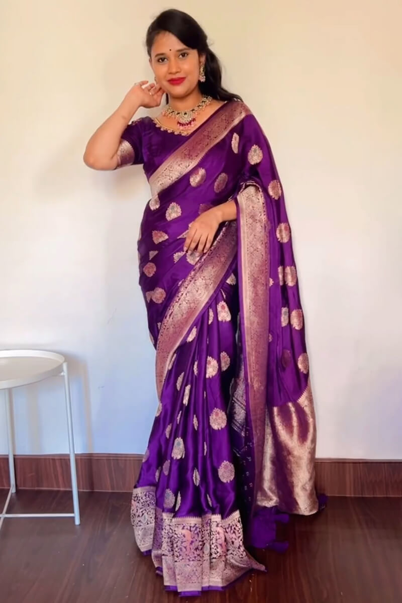 Dazzling Purple Soft Silk Saree With Pretty Blouse Piece