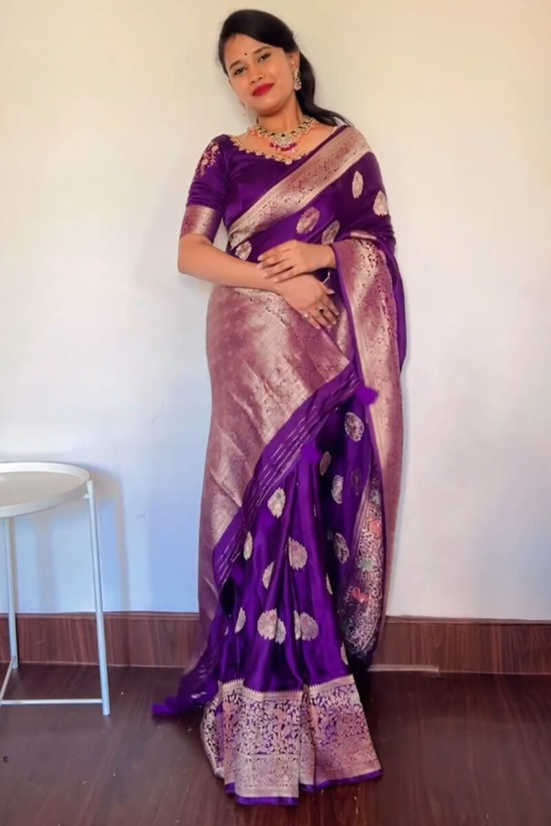 Dazzling Purple Soft Silk Saree With Pretty Blouse Piece