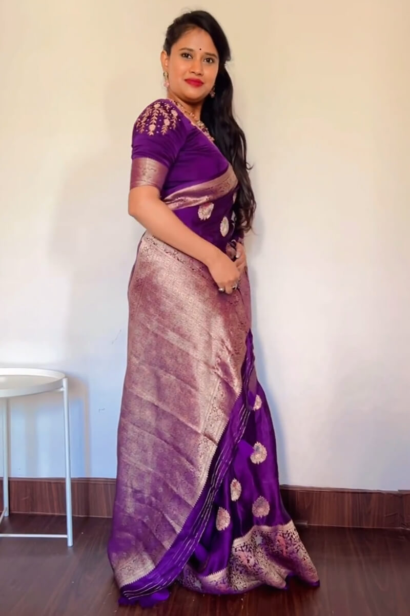 Dazzling Purple Soft Silk Saree With Pretty Blouse Piece