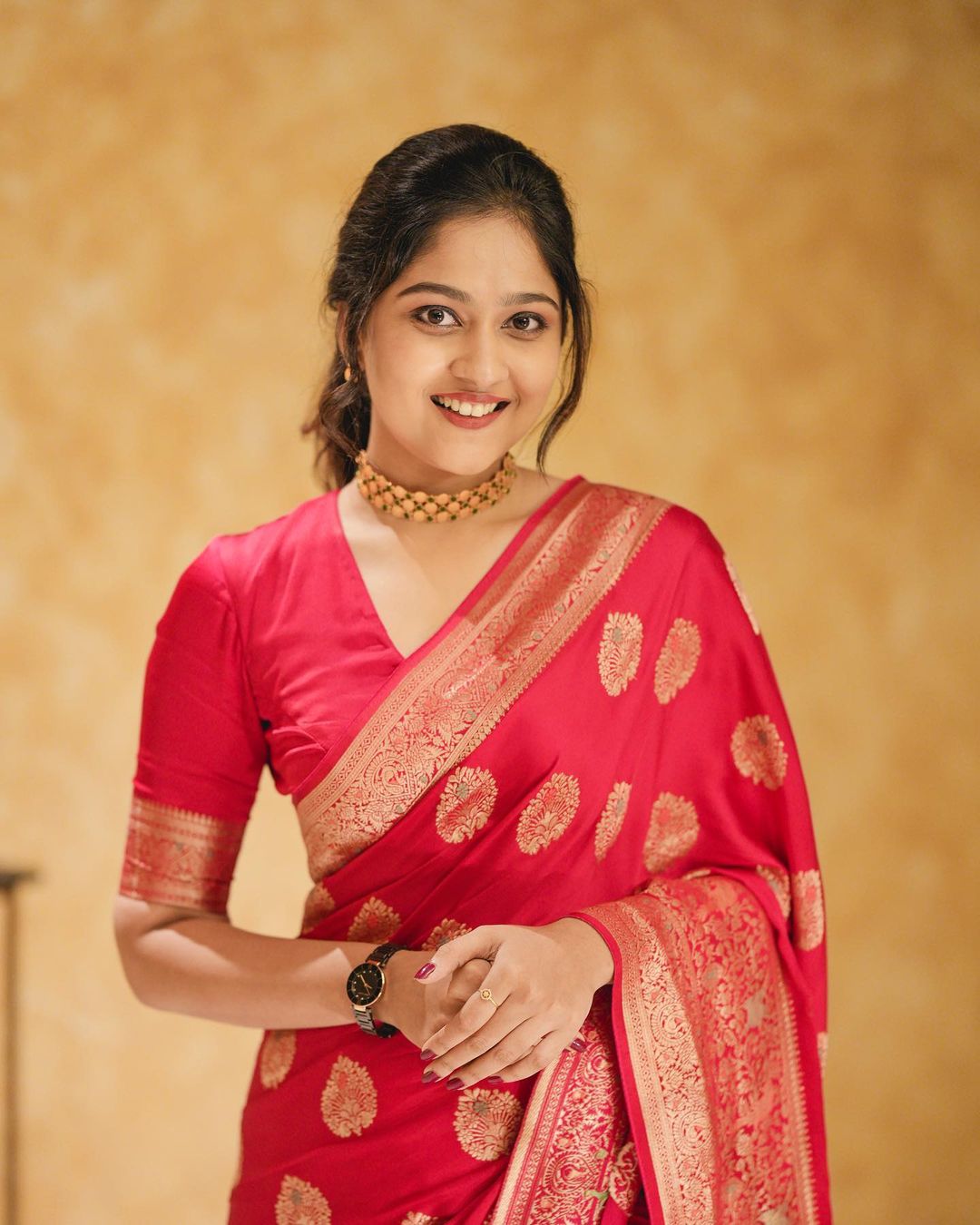 Marvellous Red Soft Silk Saree With Engaging Blouse Piece