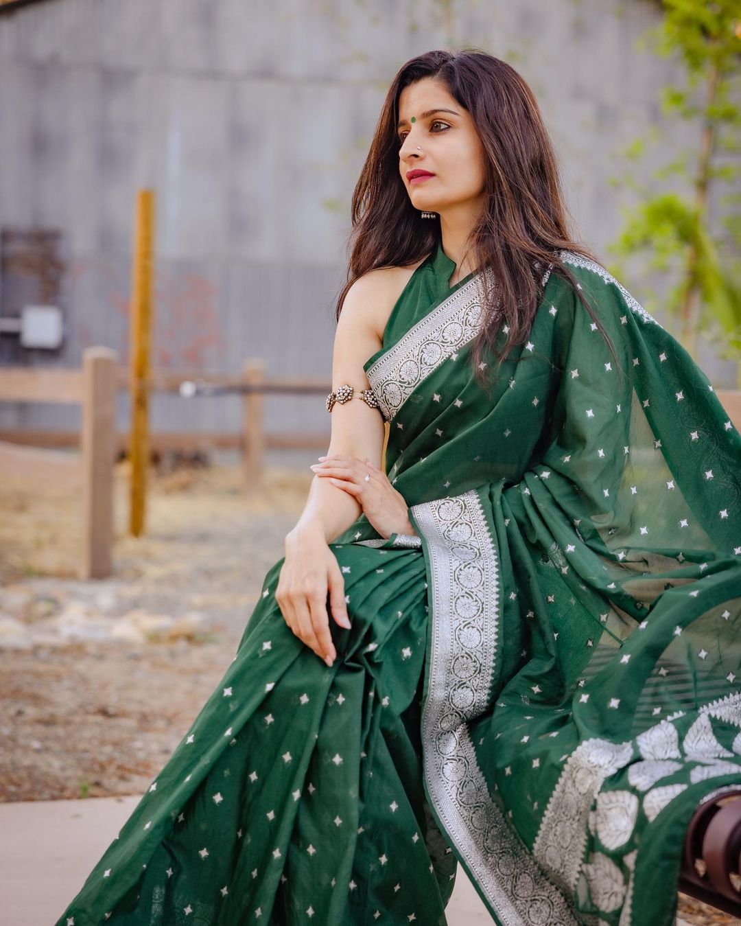 Prettiest Green Cotton Silk Saree With Lustrous Blouse Piece