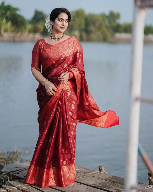 Inimitable Red Soft Silk Saree With Denouement Blouse Piece