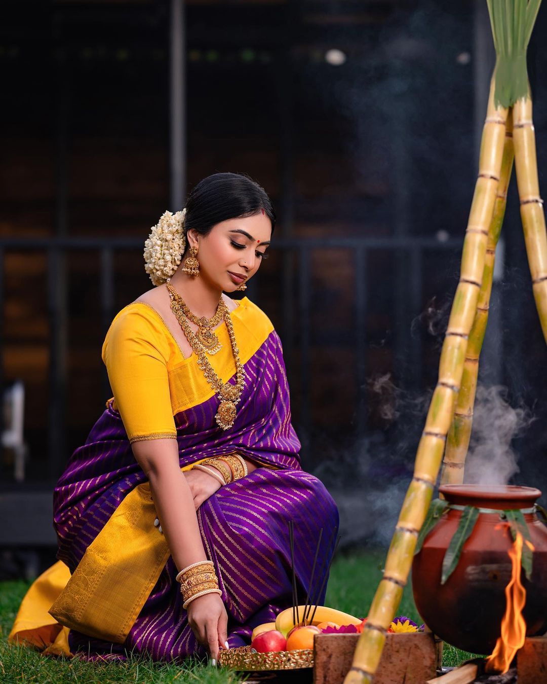 Unequalled Purple Soft Silk Saree With Trendy Blouse Piece