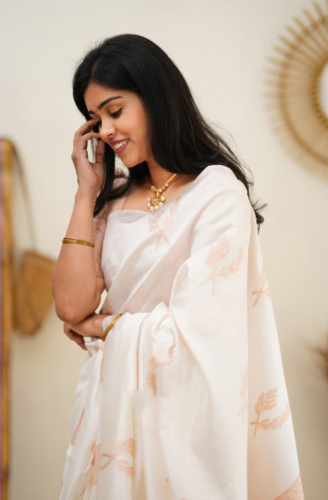 Pretty White Soft Silk Saree With Adorning Blouse Piece