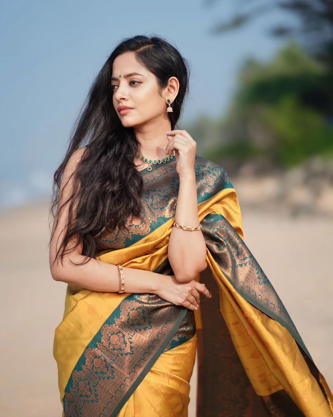 Whimsical Yellow Soft Silk Saree With Beauteous Blouse Piece