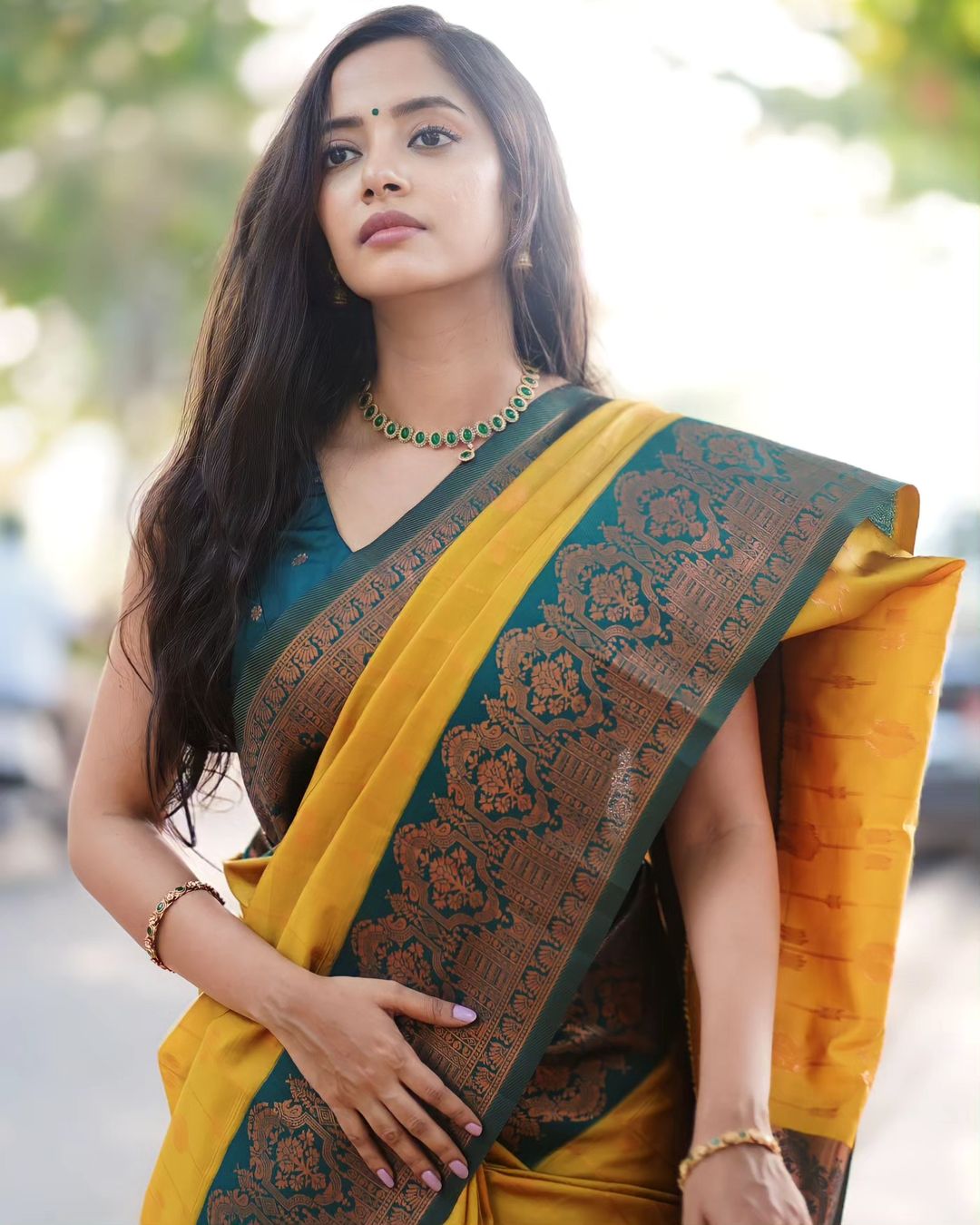 Whimsical Yellow Soft Silk Saree With Beauteous Blouse Piece