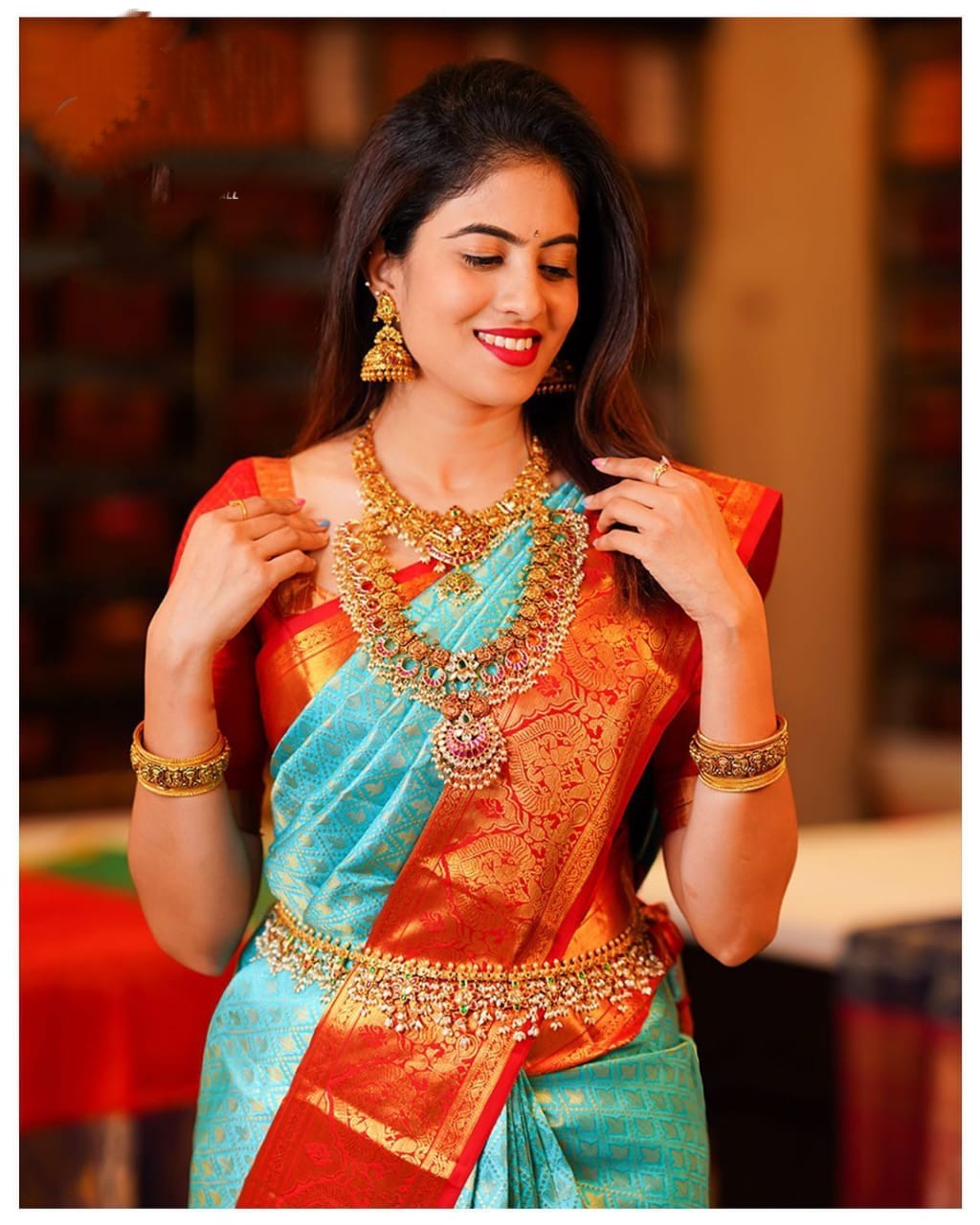 Arresting Turquoise Soft Silk Saree With Denouement Blouse Piece