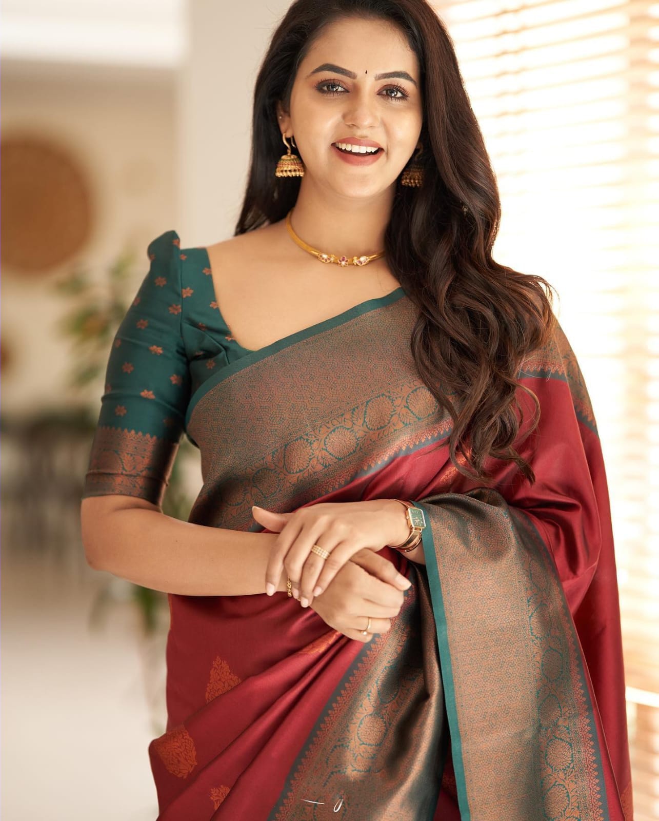 Lagniappe Maroon Soft Silk Saree With Luxuriant Blouse Piece