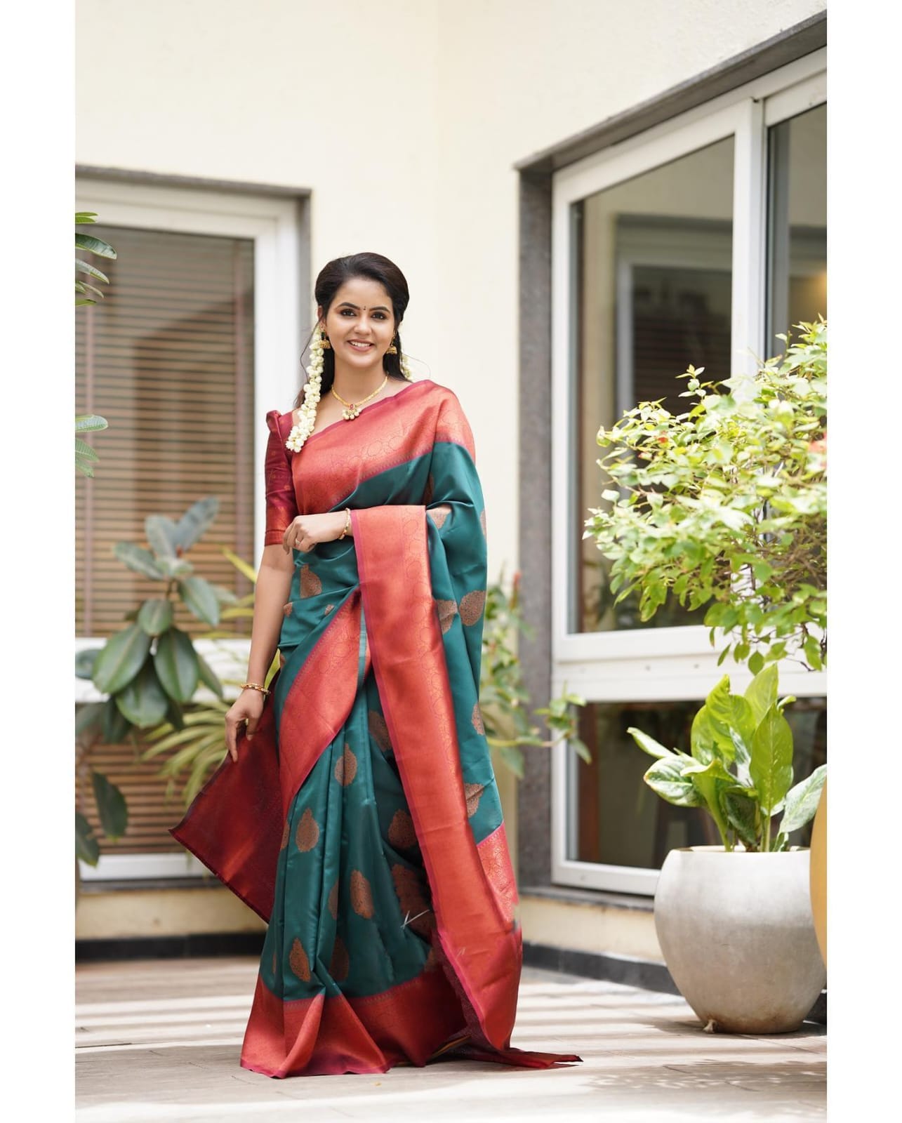 Opulent Rama Soft Silk Saree With Outstanding Blouse Piece